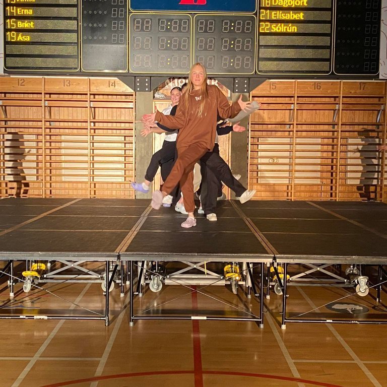 334506804_1553075788516131_8835138119336375602_n