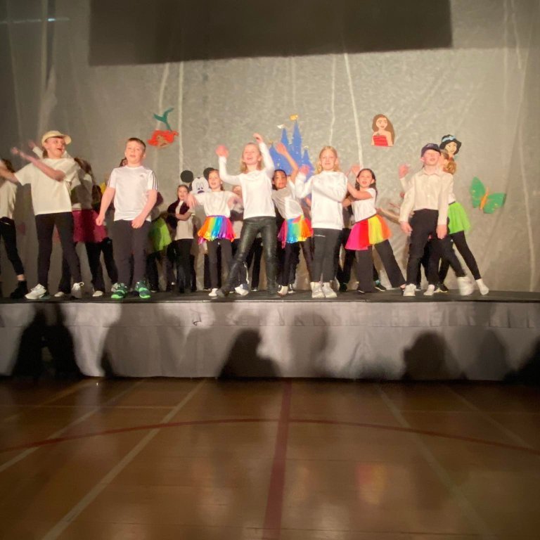 334023520_568727208566373_6983427825224443391_n