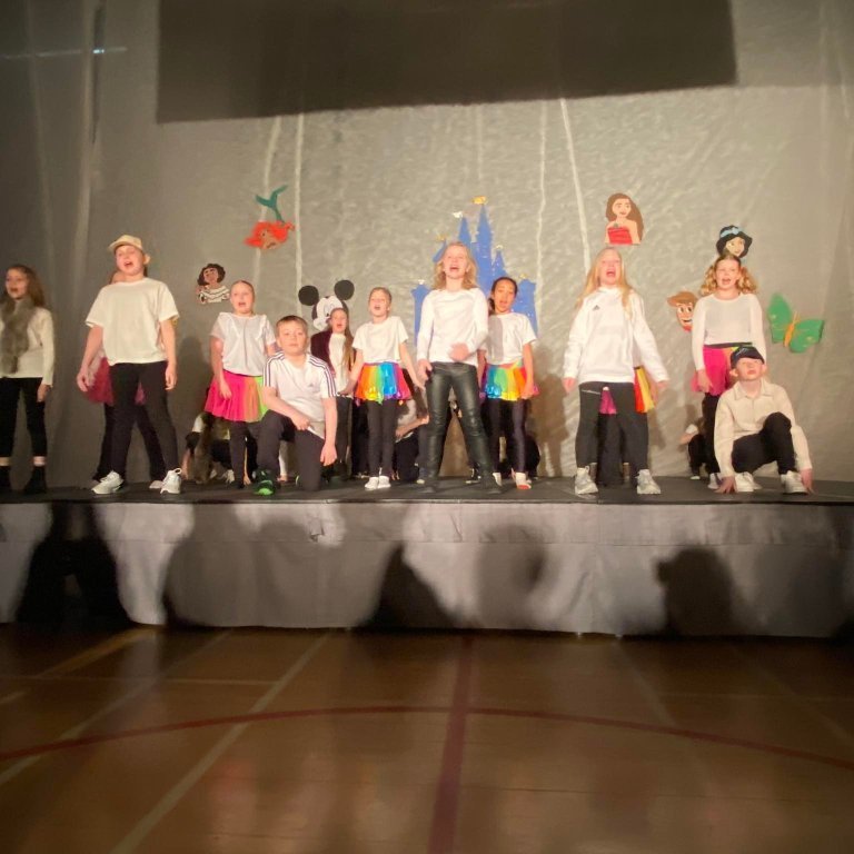 334428130_740367460927320_6563754940891002355_n