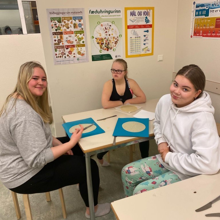 261746877_467482474975844_5640019594631681091_n