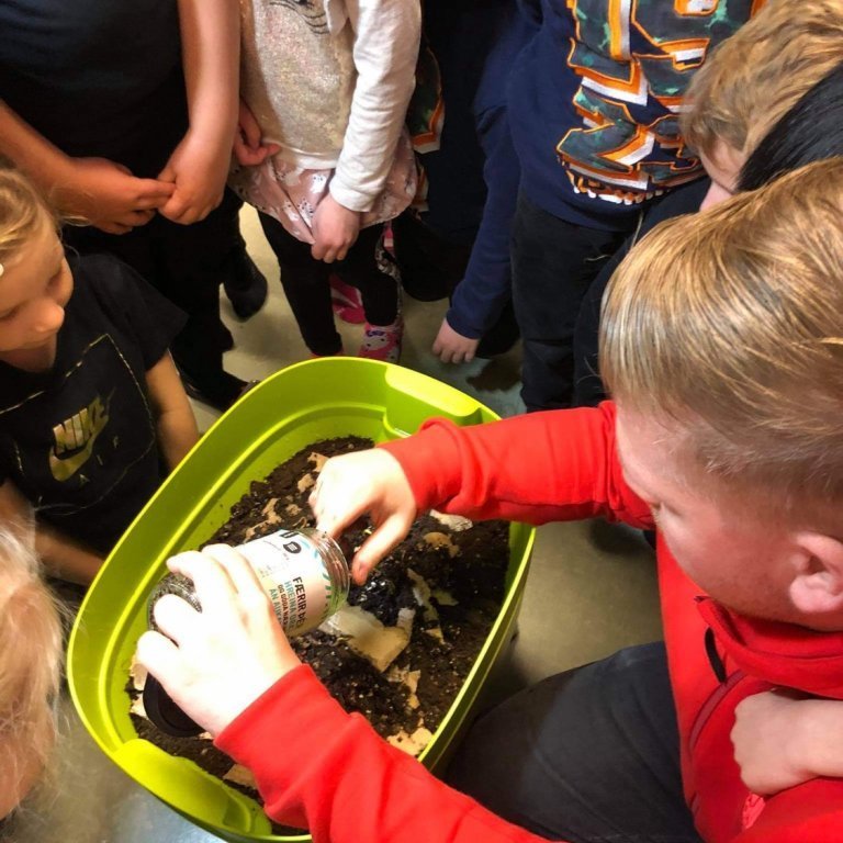 4ec1a29b-f83d-4dc9-b447-75280769983d