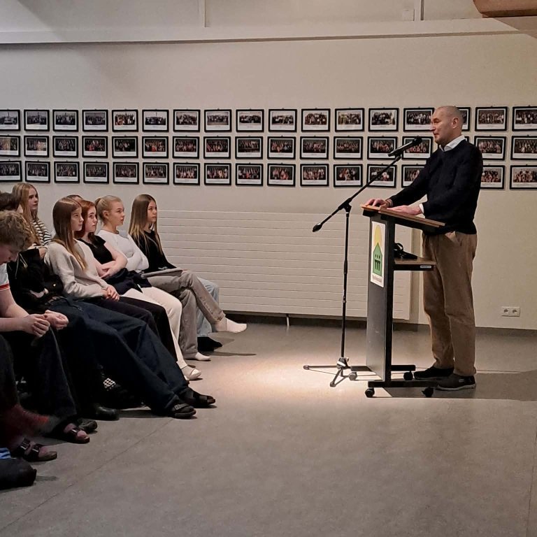 1ae5aafe-2f7b-412a-af2c-b3724abb299a