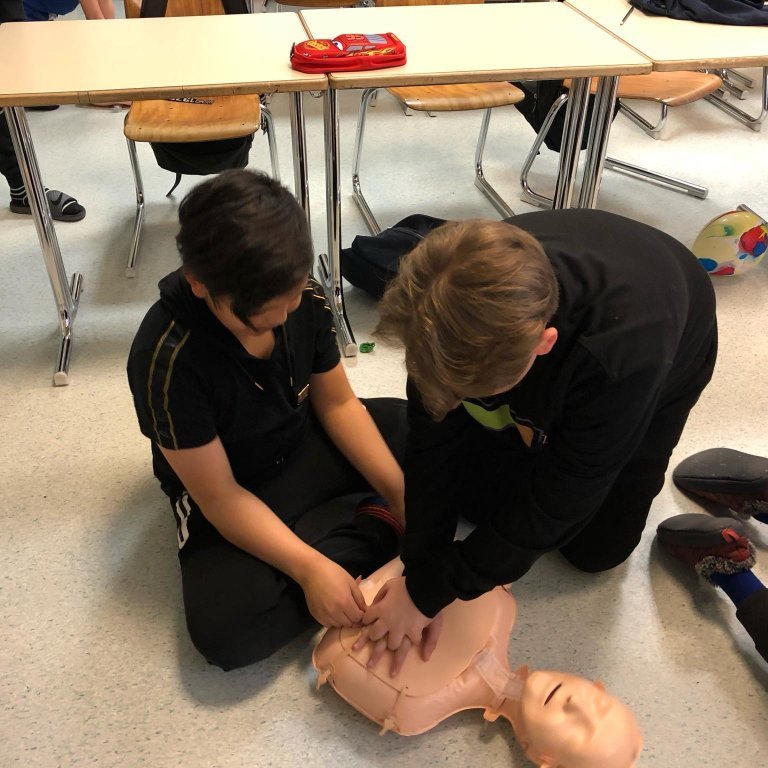 83744569_497596530948276_8764594079951486976_n