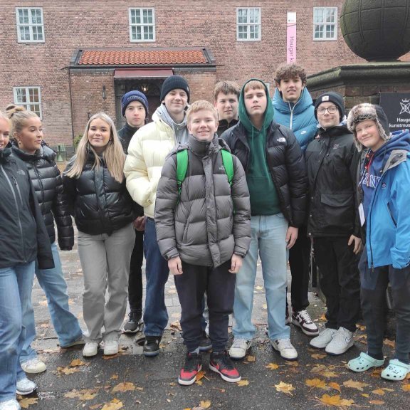 380562516_355953160228842_3522778826955226257_n