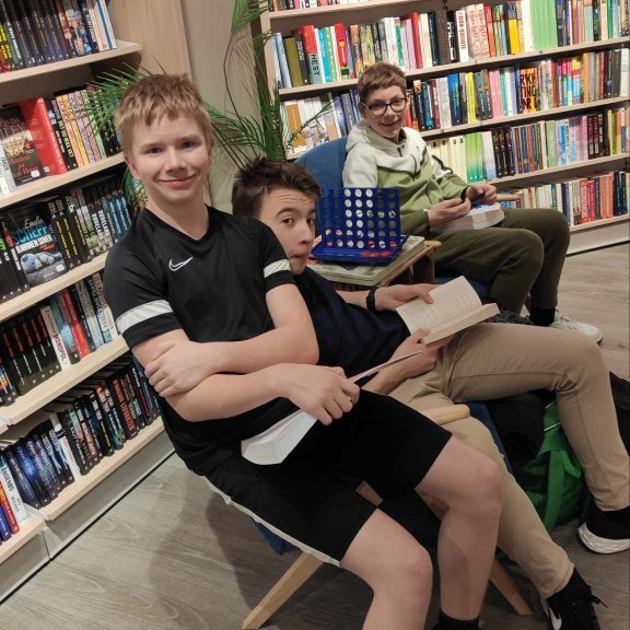 385537949_717162639902764_2084136843836628386_n