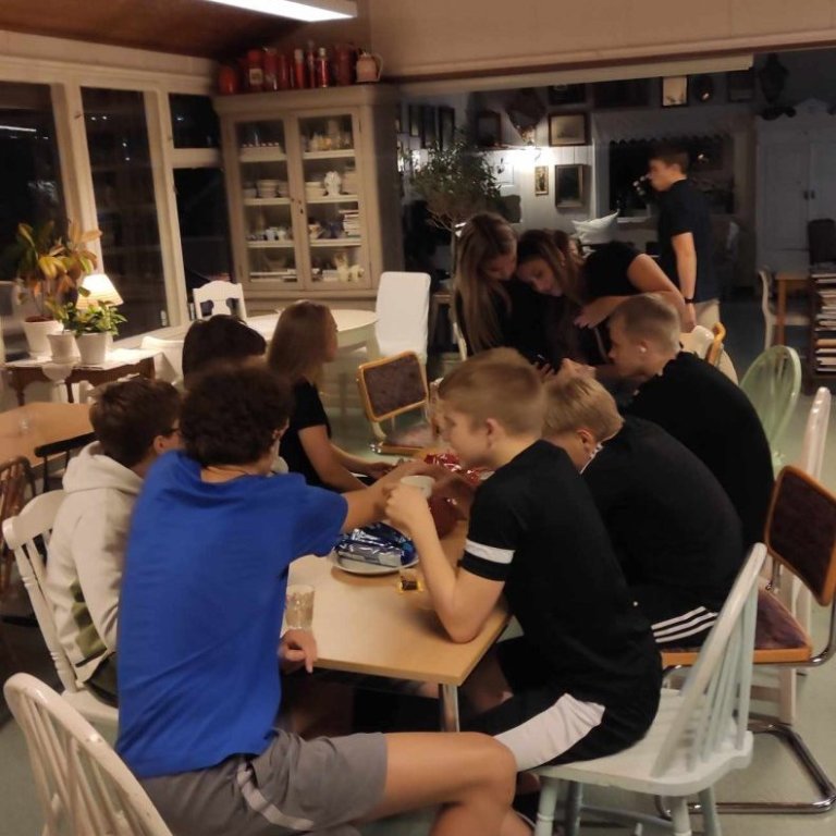 403625887_1080382566451729_6639309476564202690_n