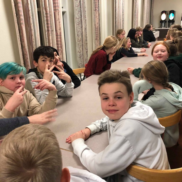 47575740_364345257469587_1843936915959578624_n