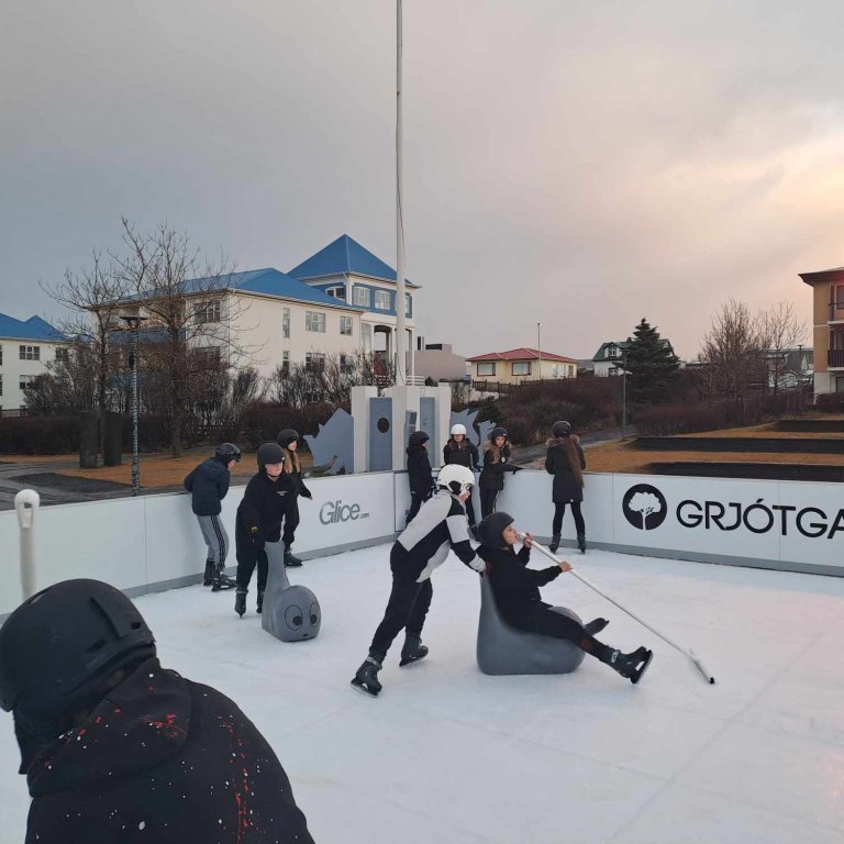 393207682_350259727622472_8727300523527344868_n-1