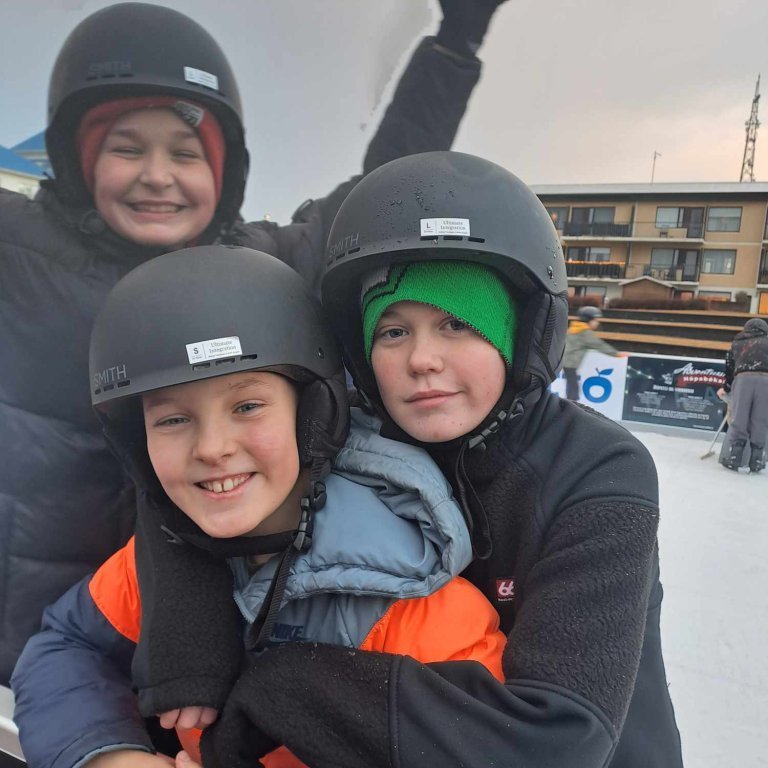 405366597_888403349462320_2915143281346237516_n