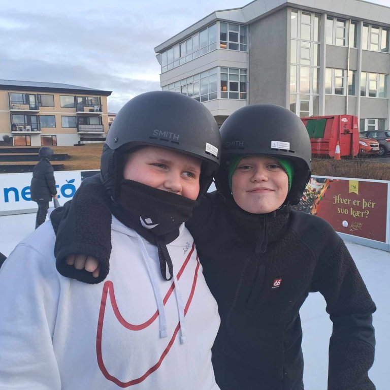 406453076_909172270807453_3130849559309138853_n