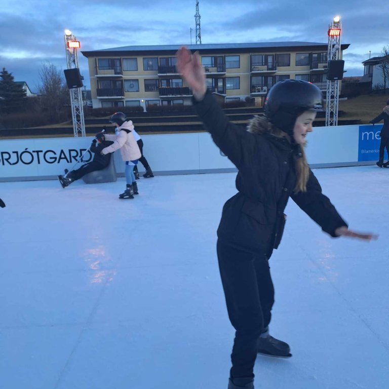 406476638_901930984736157_72837674094735762_n