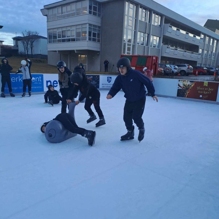 406486776_882350683491233_3588321400611232389_n