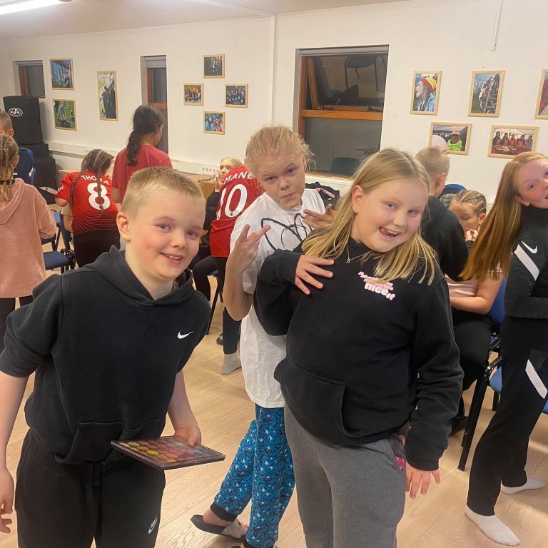 243394103_595269468337481_188472255295195089_n