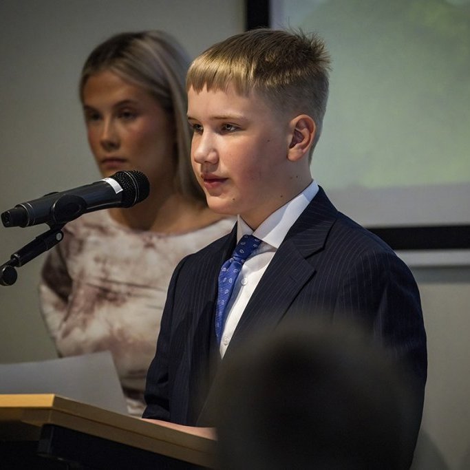 8m2a1076-denoiseai-severe-noise-copy