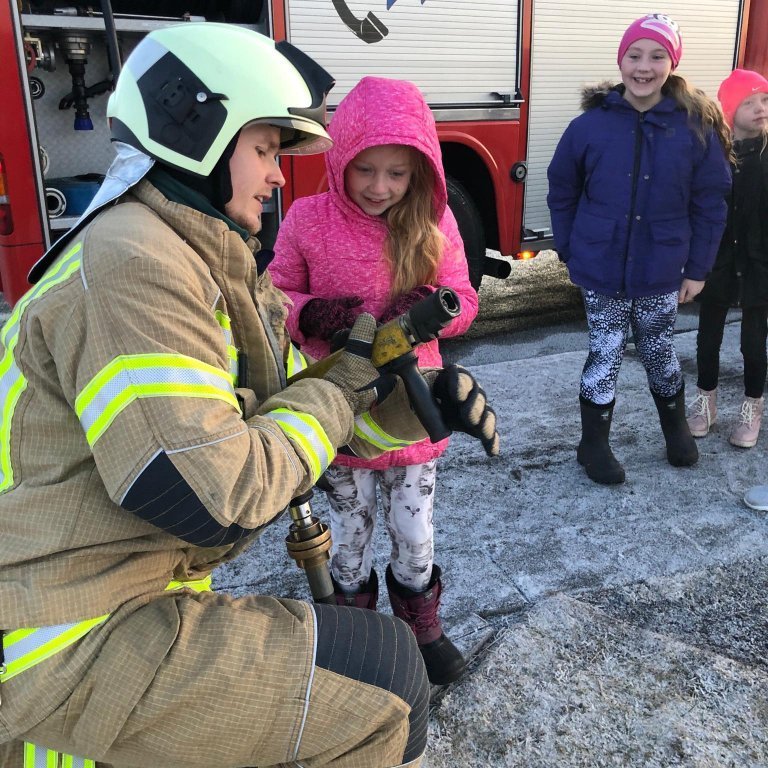 77134960_967401426954737_7270767174086557696_n