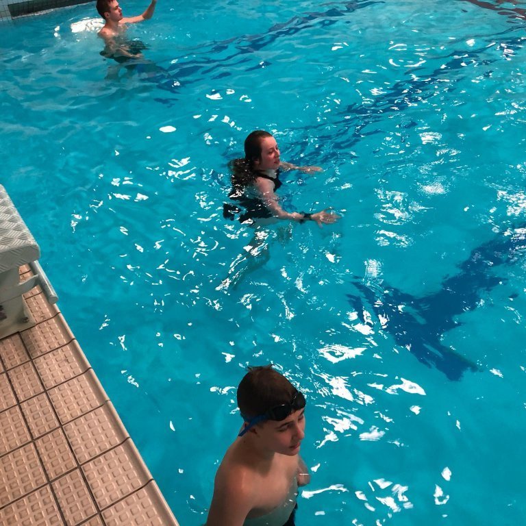 79735278_668000653734211_7642164437964554240_n