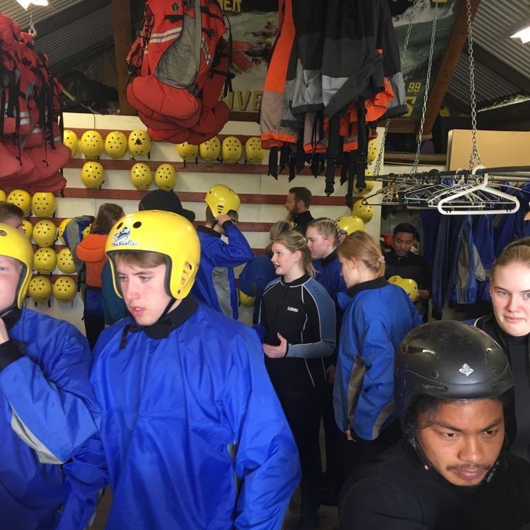 60882170_843442339373766_7154966085463179264_n