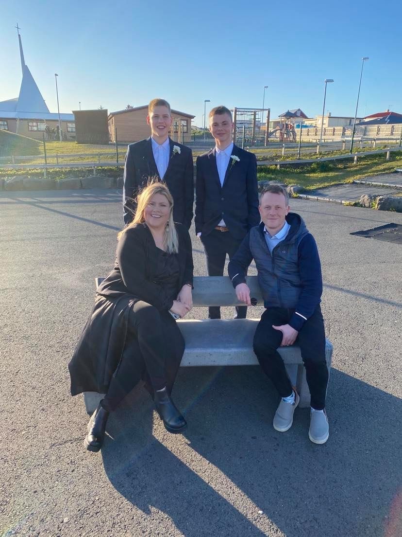 Pálína Heiða Gunnarsdóttir og Guðni Erlendsson fulltrúar úr 1978 árgangi í Njarvíkurskóla ásamt Elía&hellip;