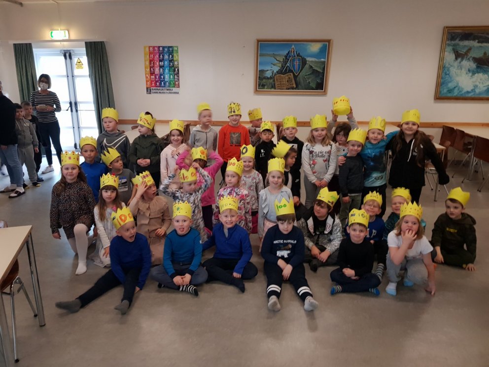 100 daga hátíð 1.bekkjar í Njarðvíkurskóla