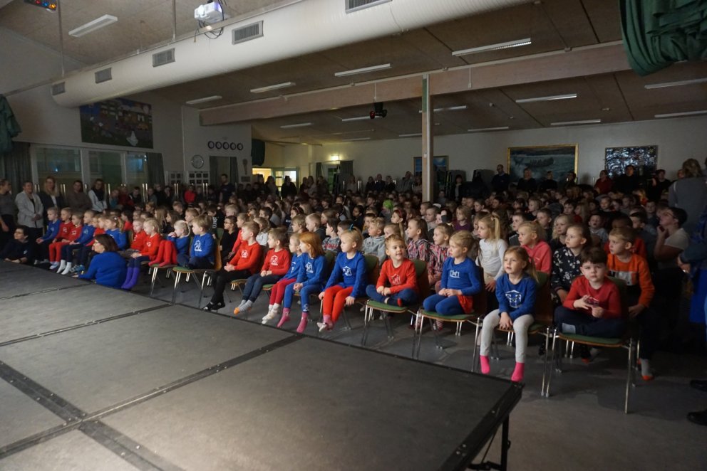 Mynd frá gleðistund á sal.