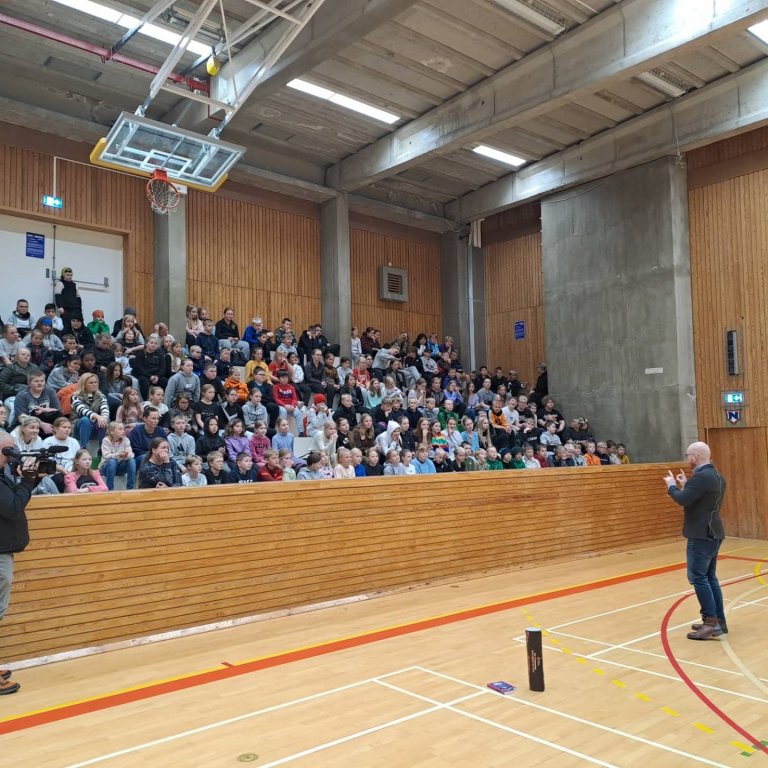 Skólaslit 2: Dauð viðvörun