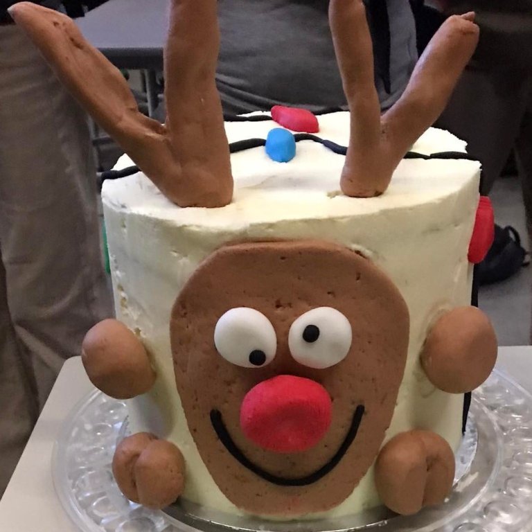 Albert Guðmundsson sigraði kökukeppni Njarðvíkurskóla