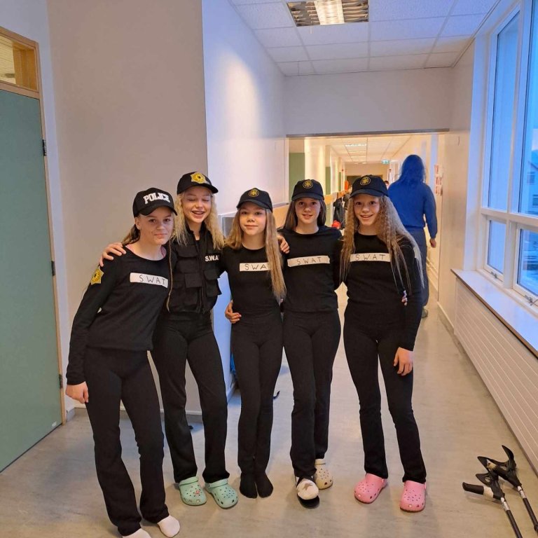 Glæsilegur öskudagur í Njarðvíkurskóla