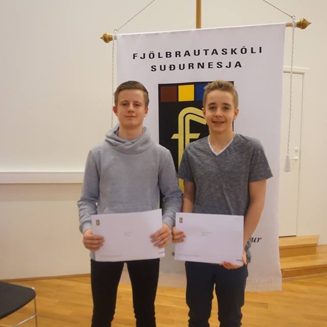 Verðlaunaafhending fyrir stærðfræðikeppni grunnskólanema