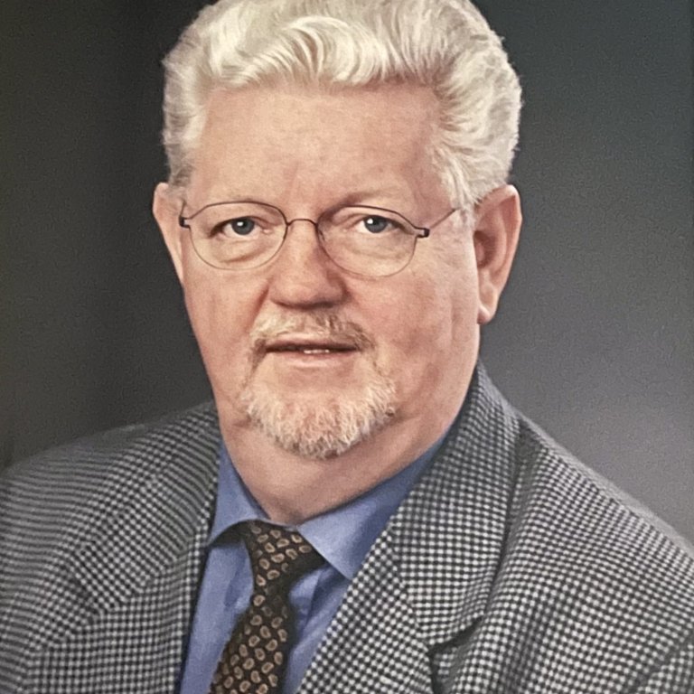 Gylfi Guðmundsson, fyrrverandi skólastjóri Njarðvíkurskóla