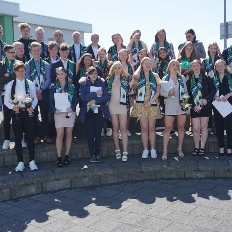 Frá skólaslitum 2019 - Nemendur fæddir 2003.