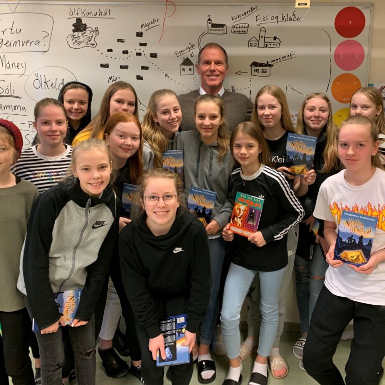 Þorgrímur með nemendum í 8.HG