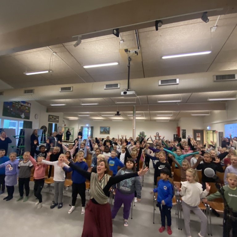 List fyrir alla  - Ævintýrið um Ferðafljóð tónlistarleikhús